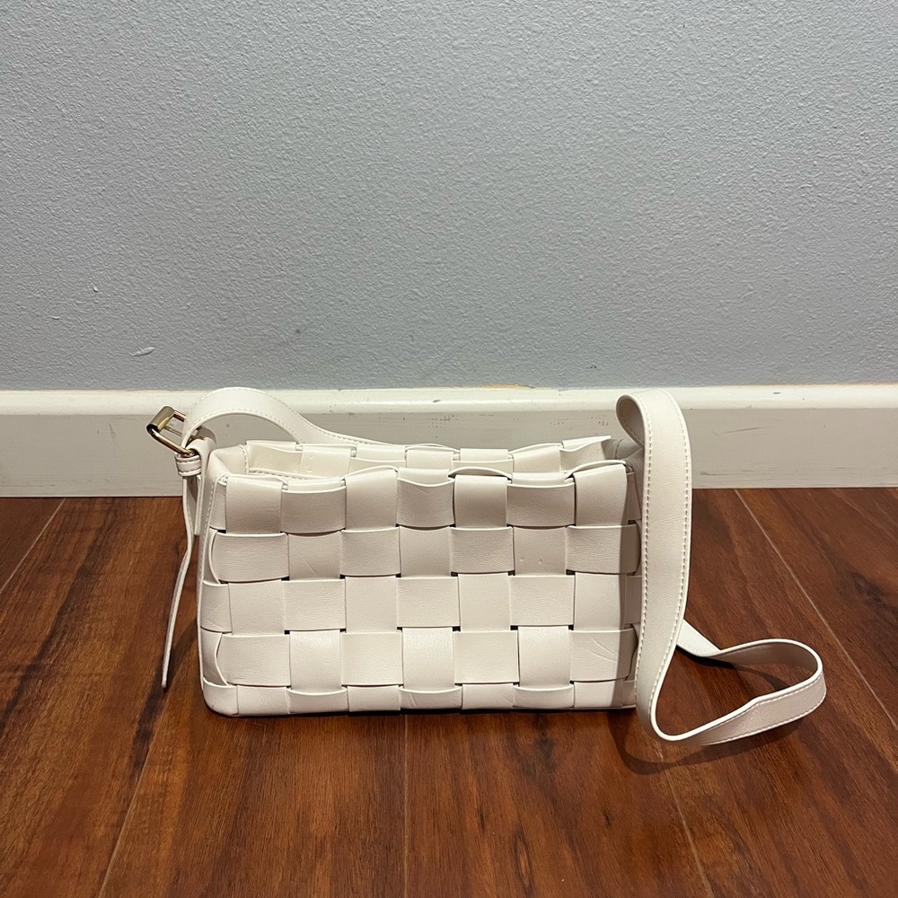 Elegant White Woven Crossbody Bag NWOT